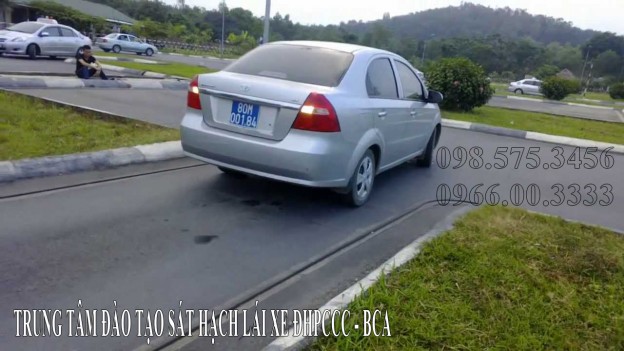 HỌC BẰNG LÁI XE Ô TÔ GIÁ RẺ TẠI HÀ NÔI